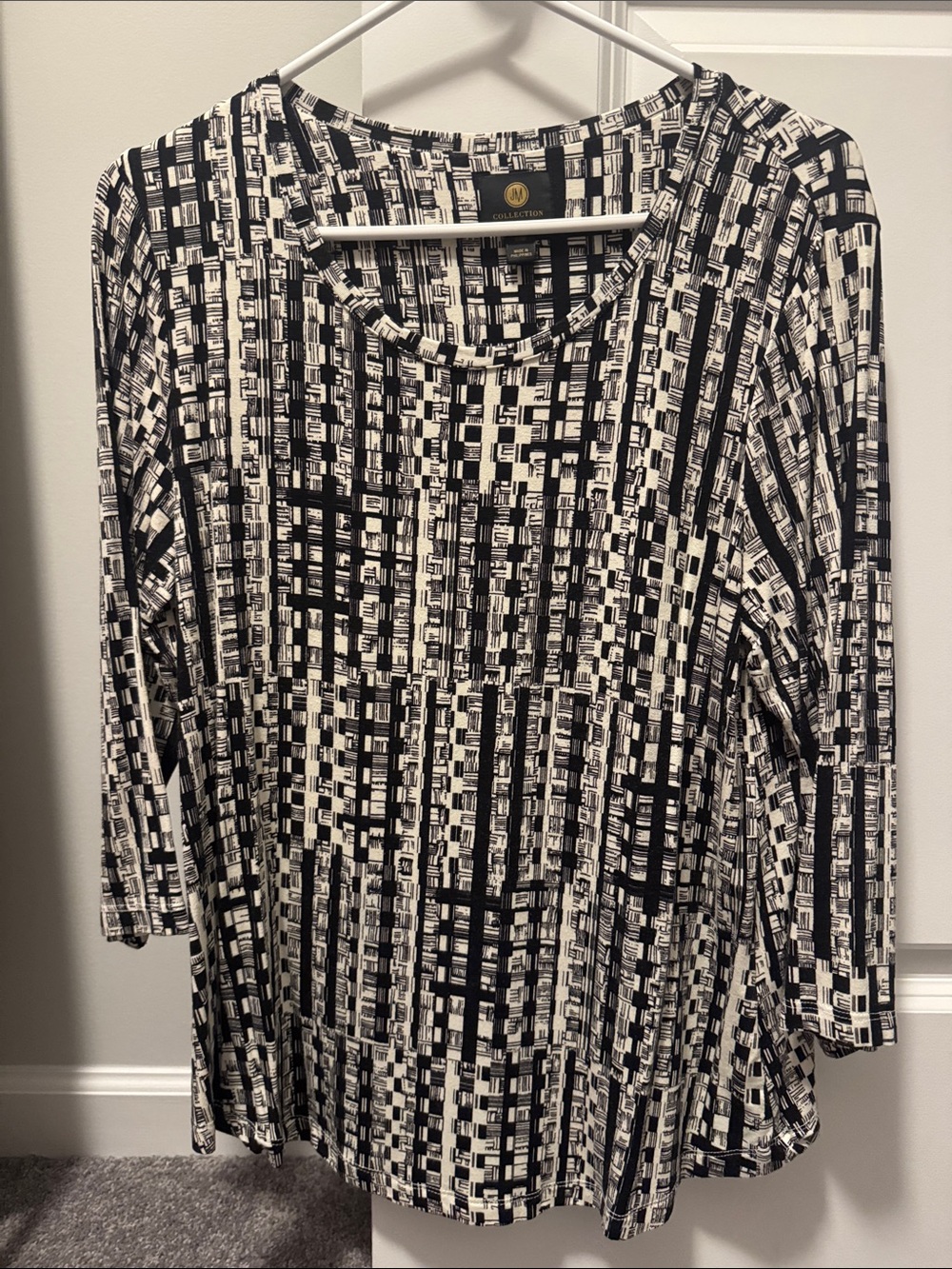 JM Collection Black and White Geometric Long Sleeve Top